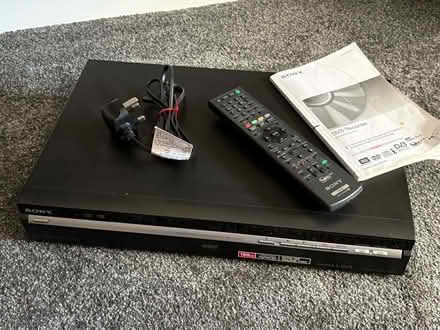 Photo of free Sony DVD and Freeview HD recorder (Winkfield Row RG42) #1