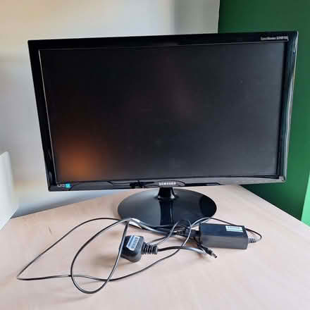 Photo of free Samsung flat screen LED monitor (Needs fixing) (Liss Forest GU33) #3