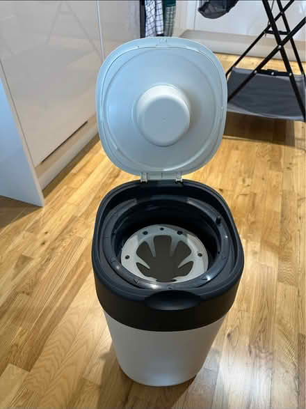 Photo of free Nappy Bin (Bow E3) #2