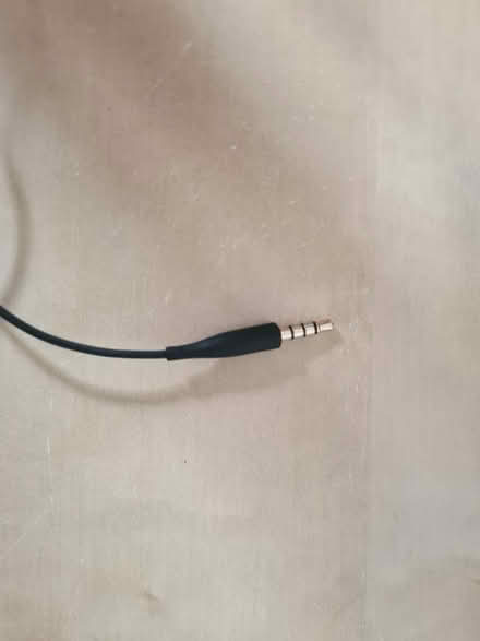 Photo of free Bowers & Wilkins on-ear headphones (Halton LS15) #4