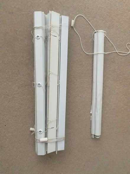 Photo of free 6 Venetian Blinds and 2 Roll Blinds (Southgate, N14, London) #1