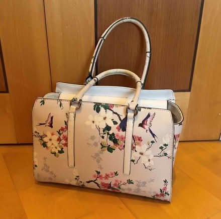 Photo of free Guess handbag - Flowery (Clerkenwell WC1X) #1