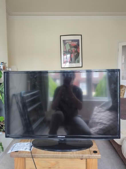 Photo of free TV with Horizontal lines (Chapel Allerton LS7) #1