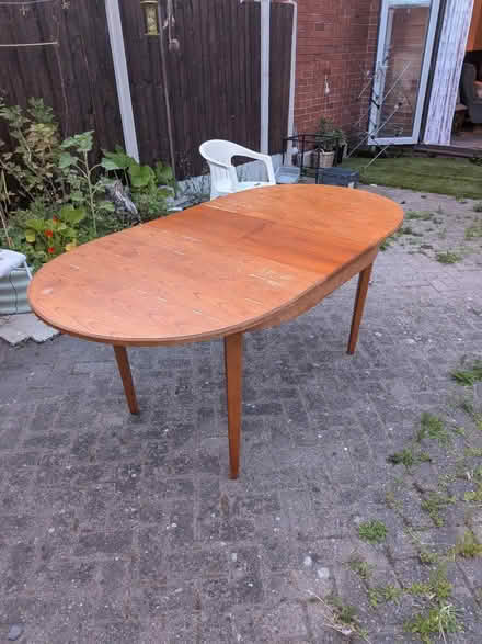 Photo of free Extendable dining table (Chester Road M15) #4