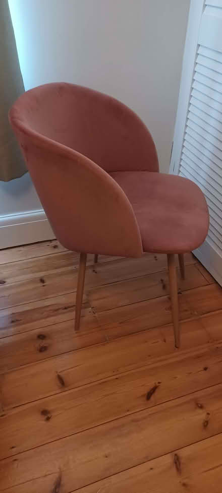 Photo of free Pink velvet chair (Florence Park OX4) #2