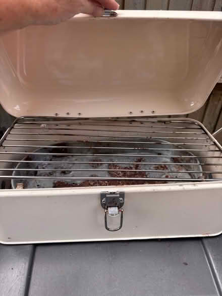 Photo of free portable BBQs (UpperHale GU9) #2