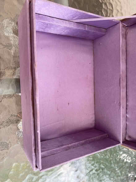 Photo of free fabric covered jewellery box (Cogges OX28) #4