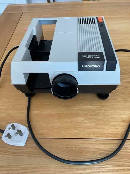 Photo of free Slide projector, cartridges and screen (Eastbourne BN21) #1