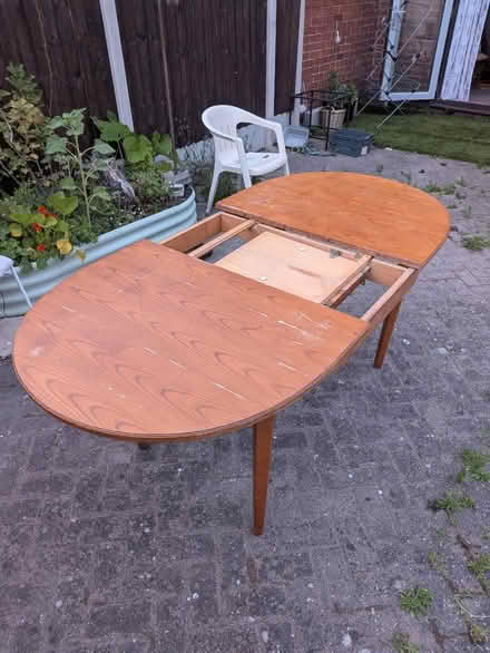 Photo of free Extendable dining table (Chester Road M15) #1