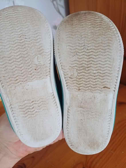 Photo of free Kids canvas shoes size 6 (Haylands Way MK41) #3
