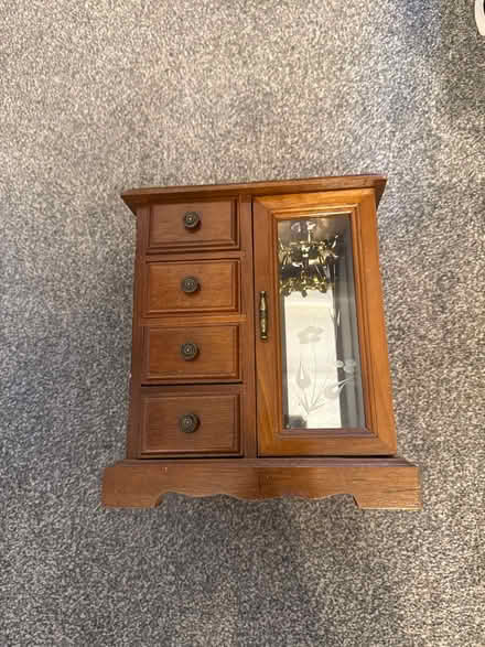Photo of free jewellery box (B98 Church Hill north Redditch) #1