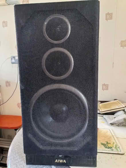 Photo of free AIWA hifi system with speaker and remote control (Trimley St Martin IP11) #2