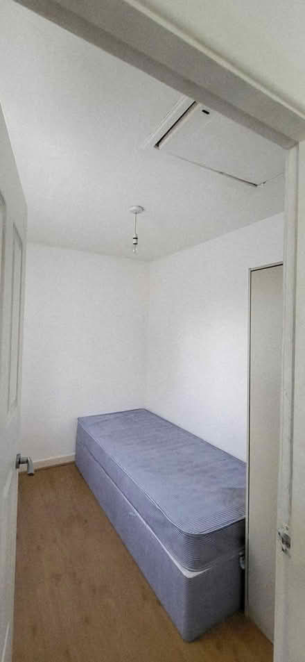 Photo of free Single bed and matress (Erskine Street M15) #1