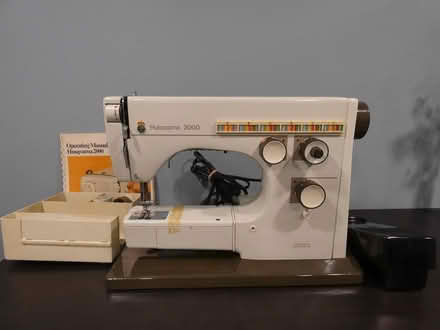 Photo of free sewing machine - not working (Etobicoke Parklawn/Berry Road) #1