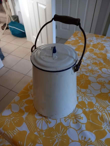 Photo of free Enamelled brew can (Irlam M44) #2