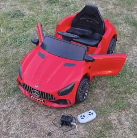 Photo of free Mercedes battery powered ride on (Welling DA16) #2