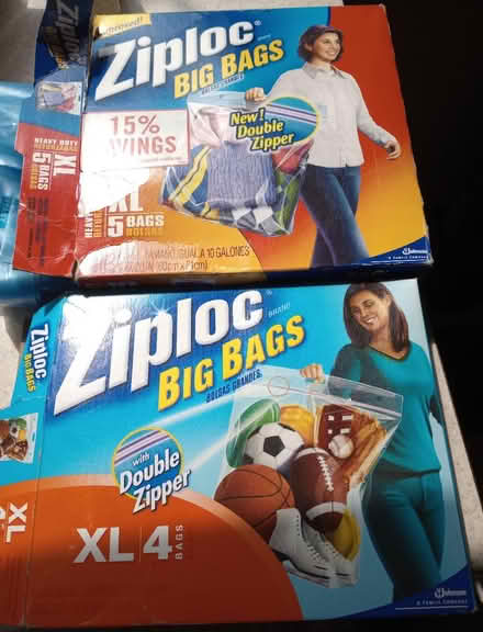 Photo of free sm fan, ziploc, coffee filters, etc (55th & Main) #3