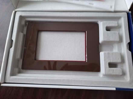Photo of free Sony Digital S-Frame With Remote (Manchester M12) #3