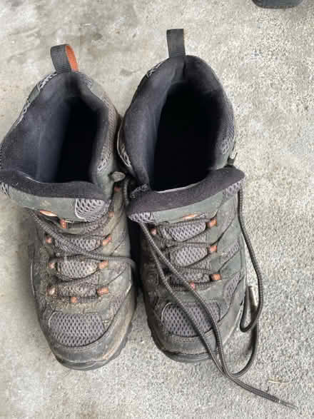 Photo of free Men’s walking boots (SK7 Bramhall) #1