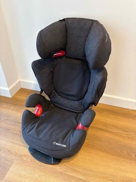 Photo of free Child Car Seat (Emsworth PO10) #1