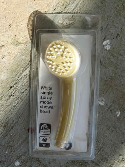 Photo of free Single spray mode shower head (Kempsey WR5) #1
