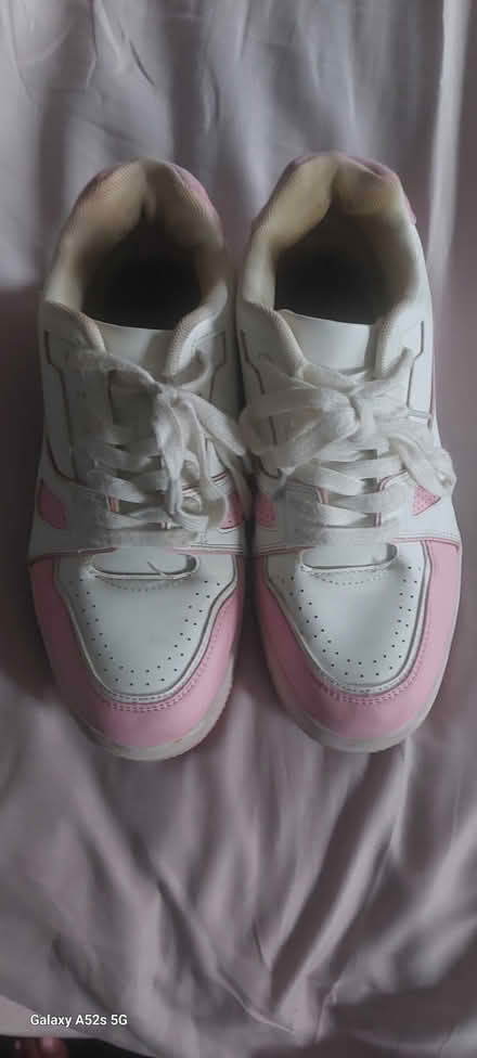Photo of free 2 pairs size 7 ladies trainers (Town Parks BT15) #3