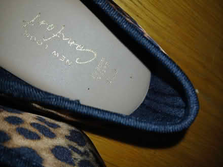 Photo of free Size 6 (Parkhead EH11) #2