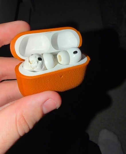 Photo of Right AirPod Pro (3rd Gen 2022) (Flanderwell S66) #1
