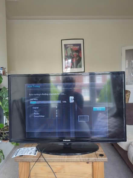 Photo of free TV with Horizontal lines (Chapel Allerton LS7) #2