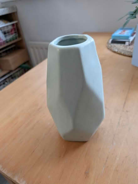 Photo of free Vase (Castlepoint BH8) #1