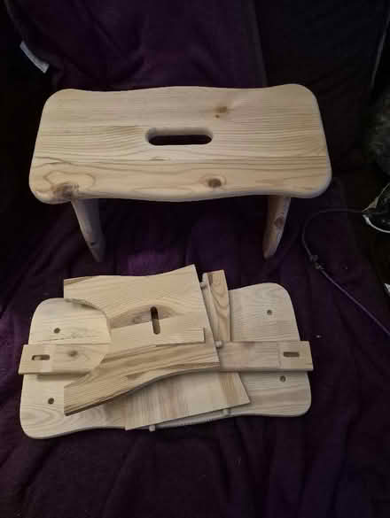 Photo of free Stools/stands (Hollinswood TF3) #1