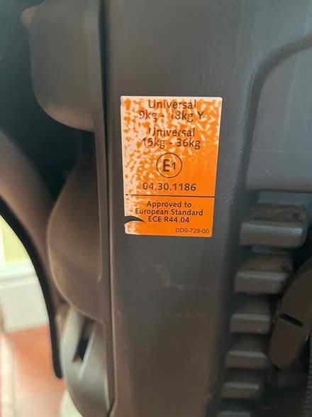 Photo of free Britax car seat (Newbury RG20) #3