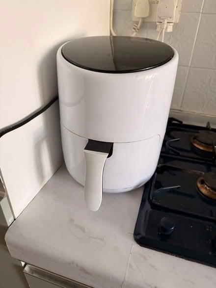 Photo of free Air fryer (CR4 4HG) #1