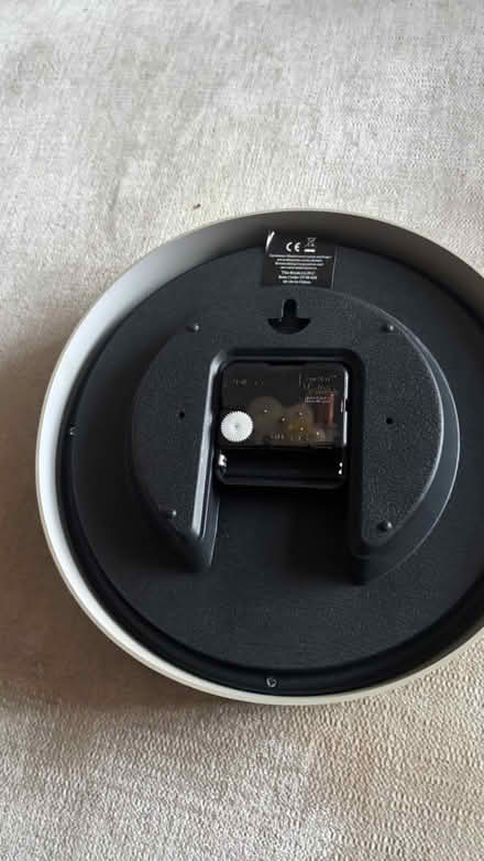 Photo of free Gardeners’ world wall clock (Lemsford AL8) #2