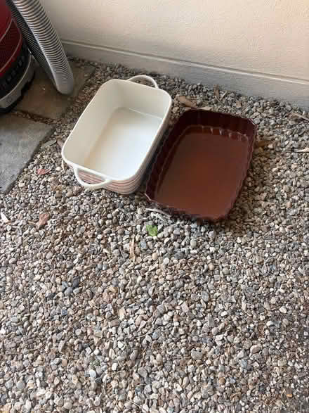 Photo of free 2 baking dishes 1 boot jack (East molesey KT8) #1