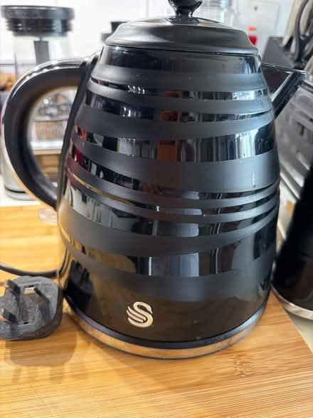 Photo of free Kettle and toaster (Lancing BN15) #2
