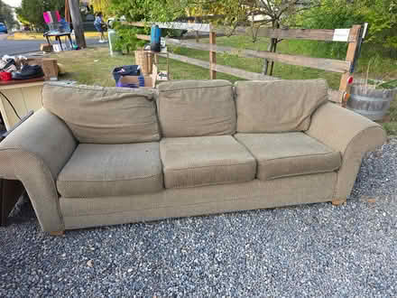 Photo of free couch, good condition (10157 McKinley Ave, Midland) #1