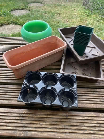Photo of free Various garden pots, trays etc (Cogges OX28) #1