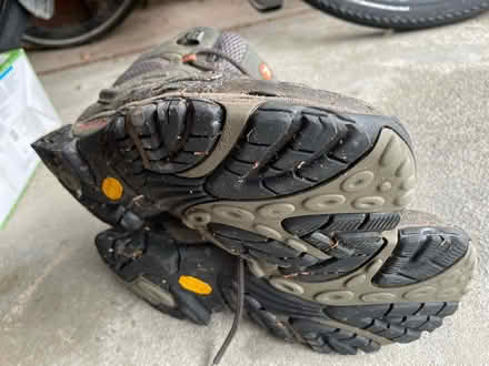 Photo of free Men’s walking boots (SK7 Bramhall) #4