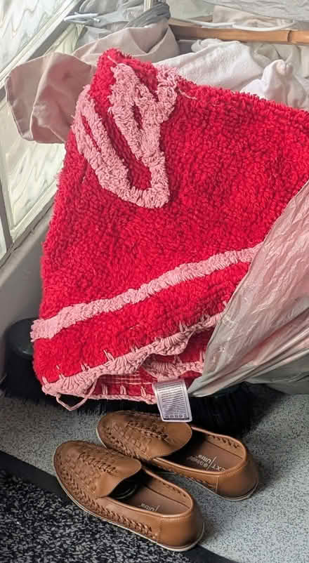 Photo of free Neighbour's clearout bedding towels (E14 Isle of Dogs) #1