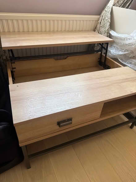 Photo of free Coffee table/desk (Camberwell SE5 7) #3