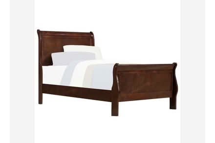 Photo of free queen size wood sleigh bed (Essex Fells) #1