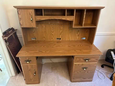 Photo of free Desk (Southbury Heritage Village) #1