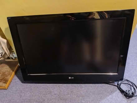 Photo of free Lg 32" TV (RH19 East Grinstead) #1