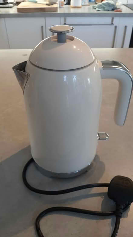 Photo of free kettle (peacehaven BN10) #2