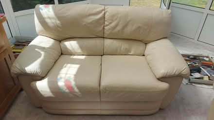 Photo of free Cream leather suite (Hayes, BR2) #1