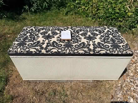 Photo of free Blanket Box (TA10 Aller) #1