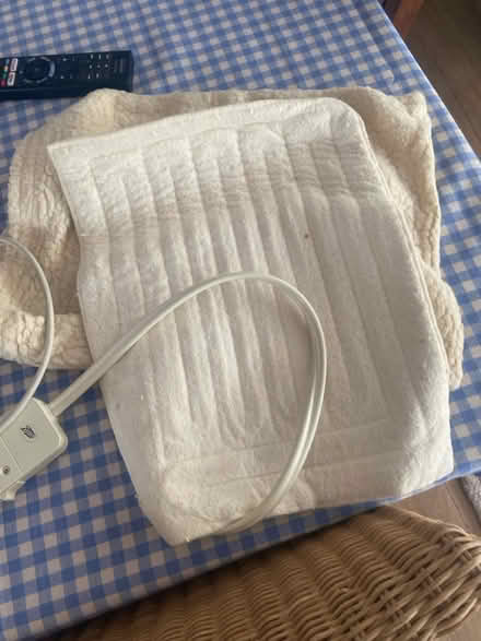 Photo of free Electric heating pad (Aldwick PO21) #2