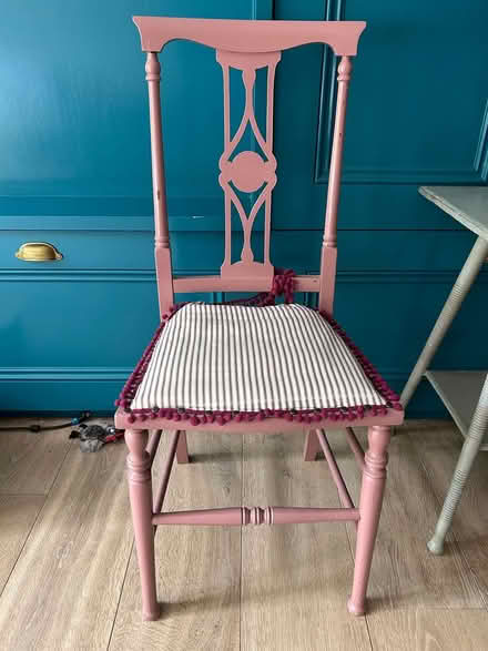 Photo of free Pretty antique chair (Tooting Bec/Balham SW17) #1