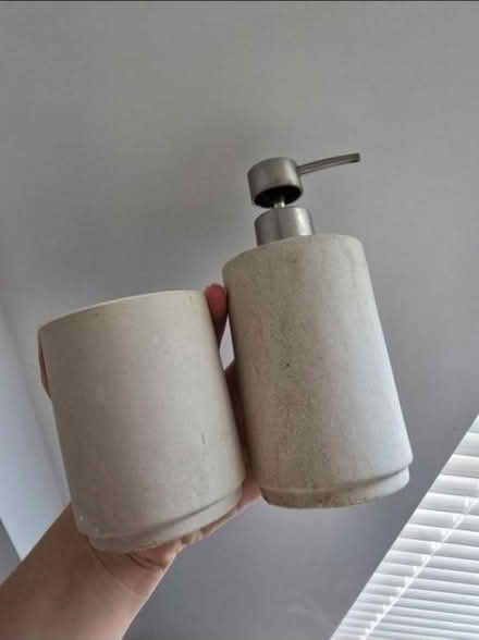 Photo of free Sandstone Bathroom Set (TW8 Brentford) #1